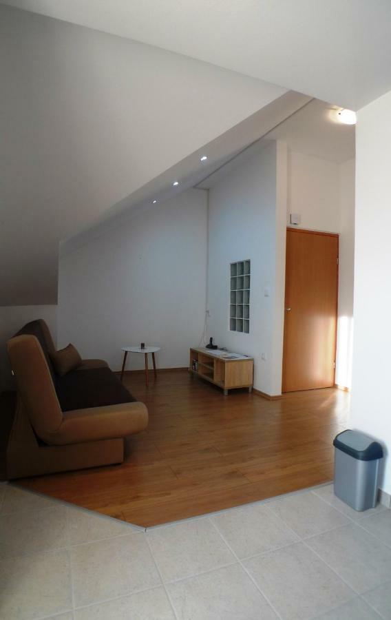 Kuc Kuc Apartmani カルロヴァッツ エクステリア 写真